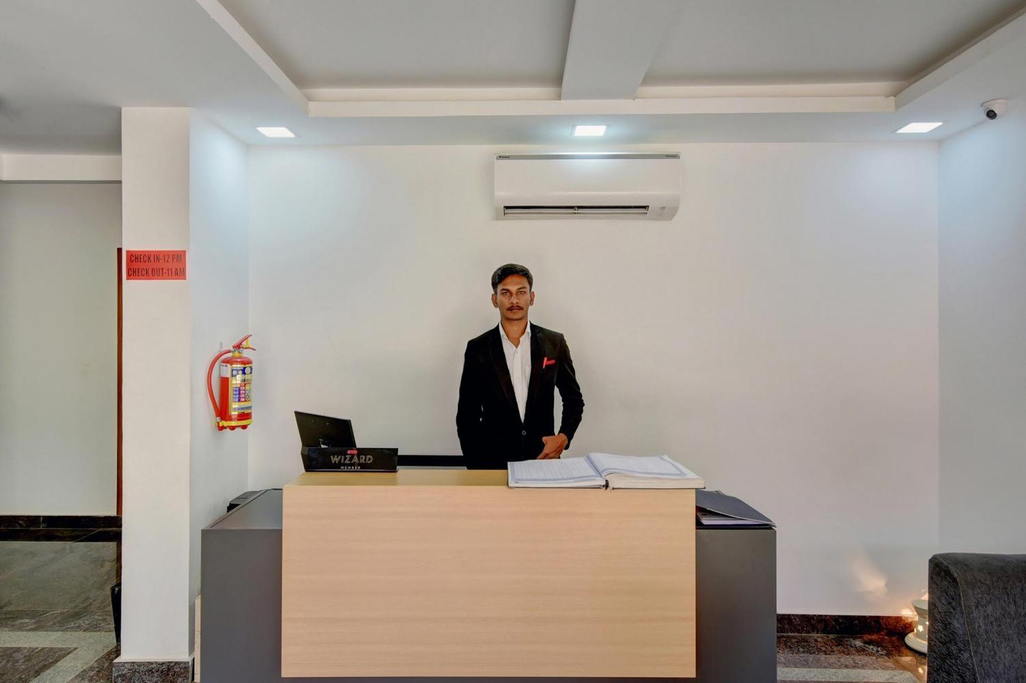 Super Grand Collection O Near Sarjapur Road Near 7D Voyage Hotel Bangalore Buitenkant foto